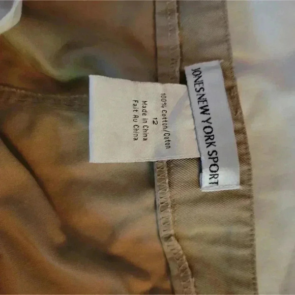 Jones New York  Beige Shorts size 12 cotton - Picture 2 of 9